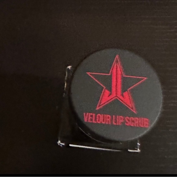 Jeffree star  lip scrub - Picture 5 of 5